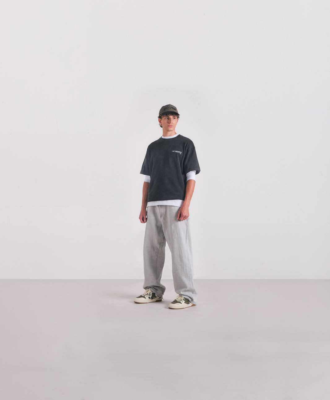 VAULT KAKI