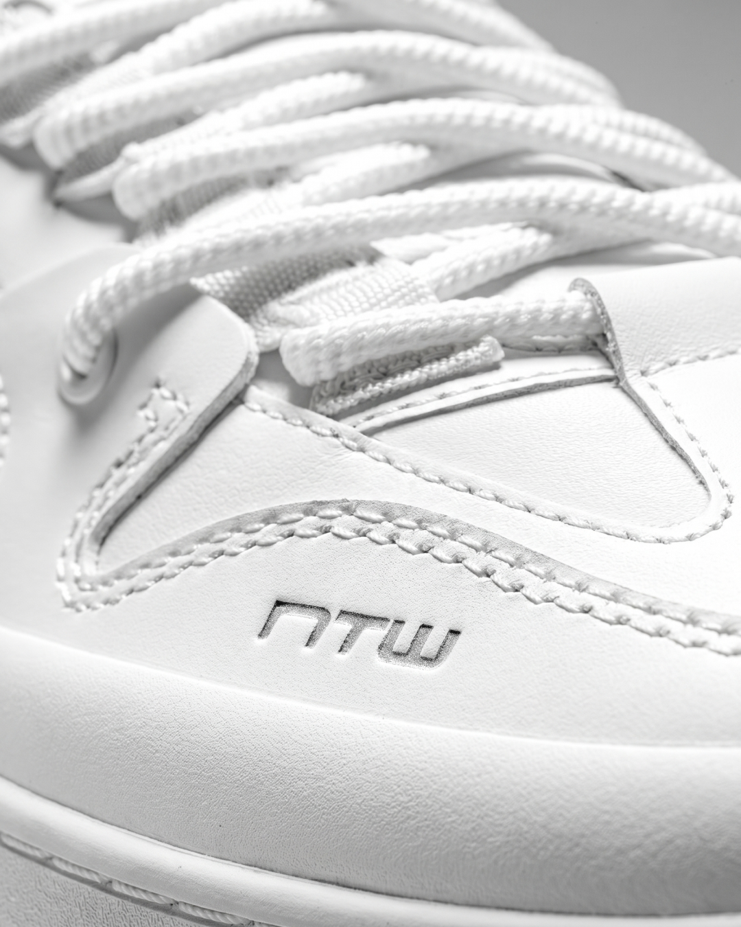 VAULT TL FULL WHITE